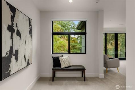 7002 93rd Avenue SE Mercer Island WA 98040