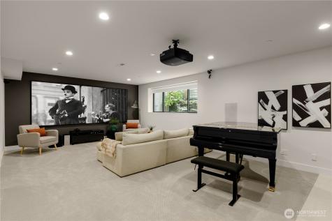 7002 93rd Avenue SE Mercer Island WA 98040