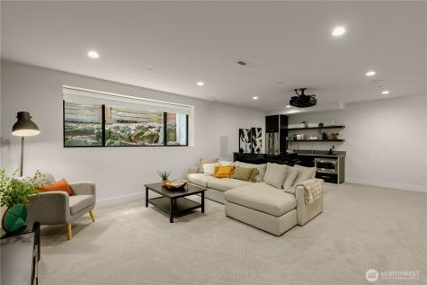 7002 93rd Avenue SE Mercer Island WA 98040