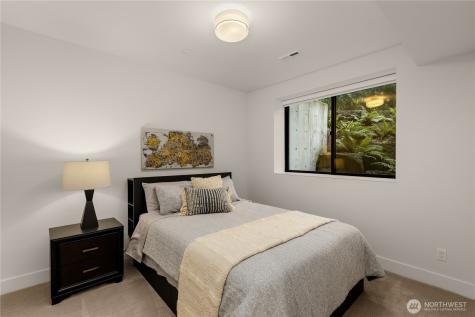 7002 93rd Avenue SE Mercer Island WA 98040