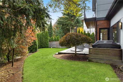 7002 93rd Avenue SE Mercer Island WA 98040