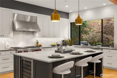 7002 93rd Avenue SE Mercer Island WA 98040