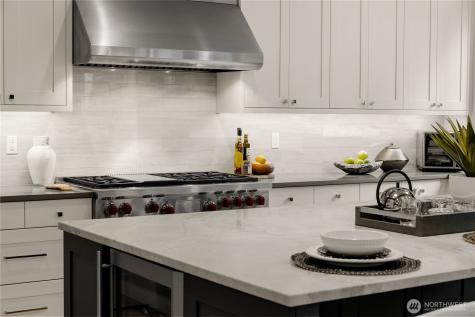 7002 93rd Avenue SE Mercer Island WA 98040