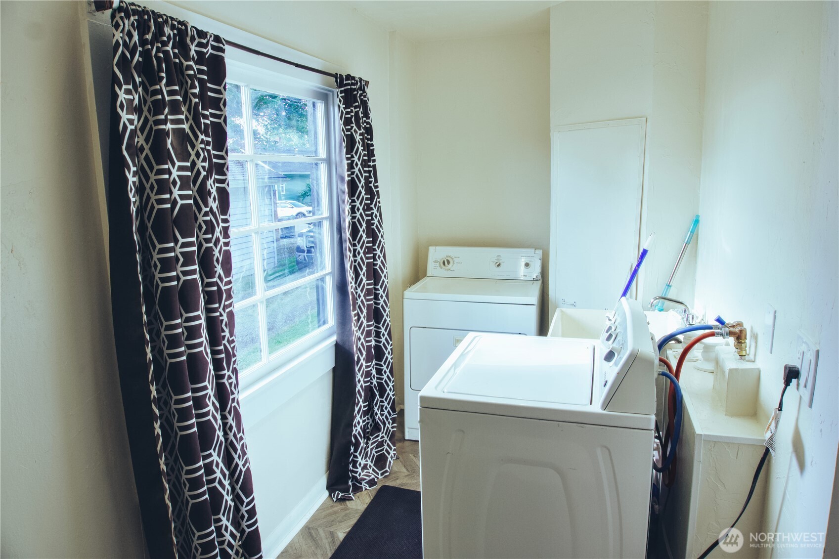 512 E Pear Street Centralia WA 98531