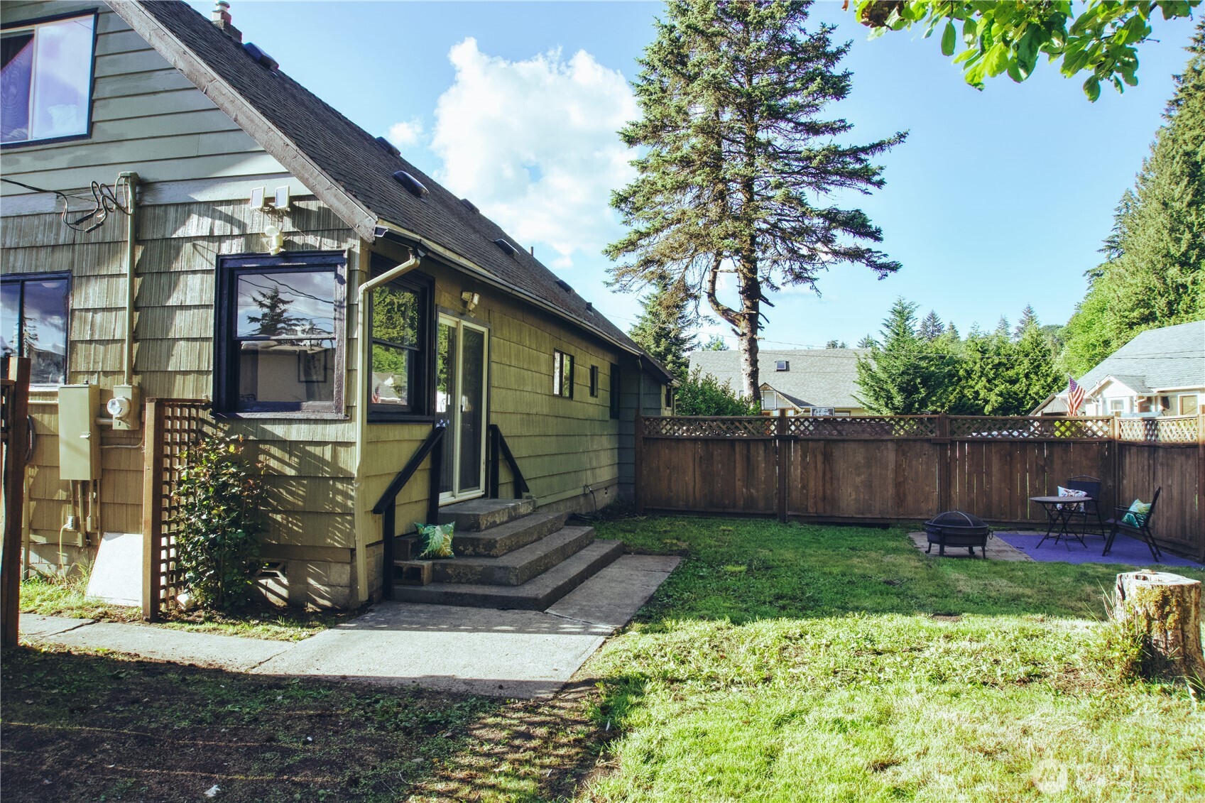 512 E Pear Street Centralia WA 98531