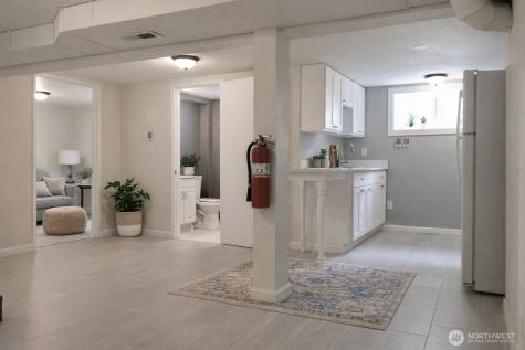 5611 Brooklyn Avenue NE Seattle WA 98105