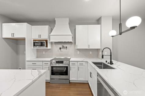 16823 Alder Way Lynnwood WA 98037