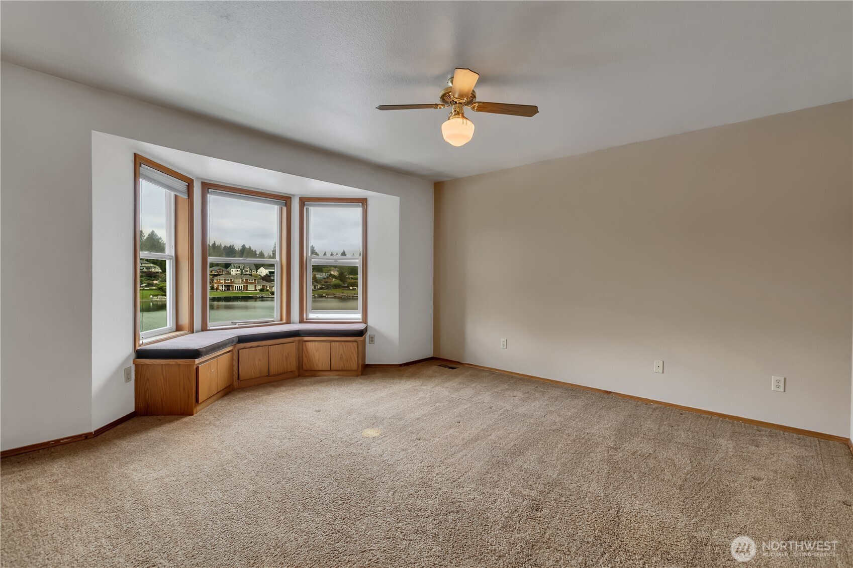 4452 185th Avenue E Lake Tapps WA 98391
