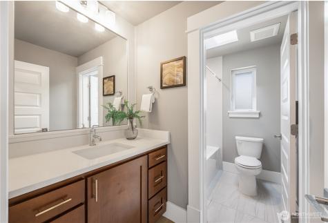 10015 131st Place NE Kirkland WA 98033