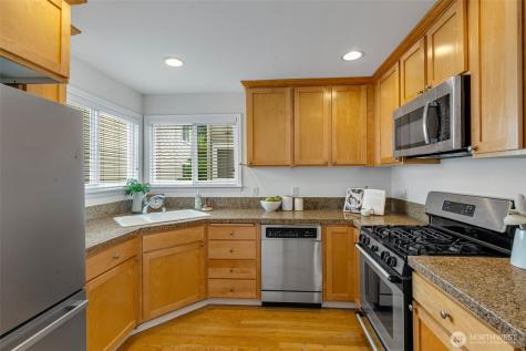 6522 5th Avenue NE Seattle WA 98115