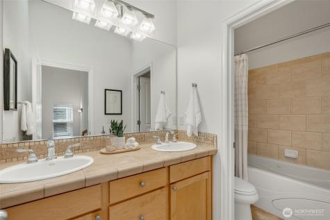 6522 5th Avenue NE Seattle WA 98115