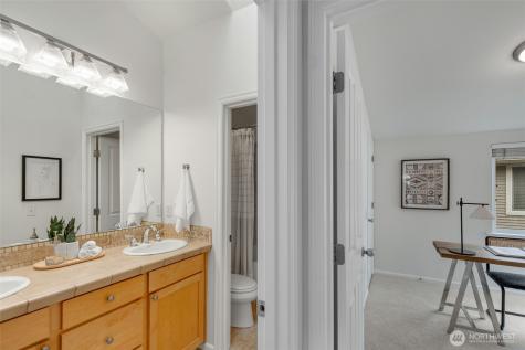 6522 5th Avenue NE Seattle WA 98115