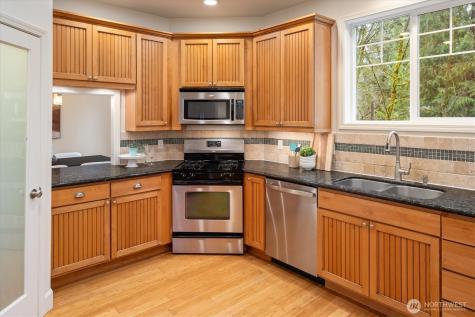 19540 159th Place NE Woodinville WA 98072