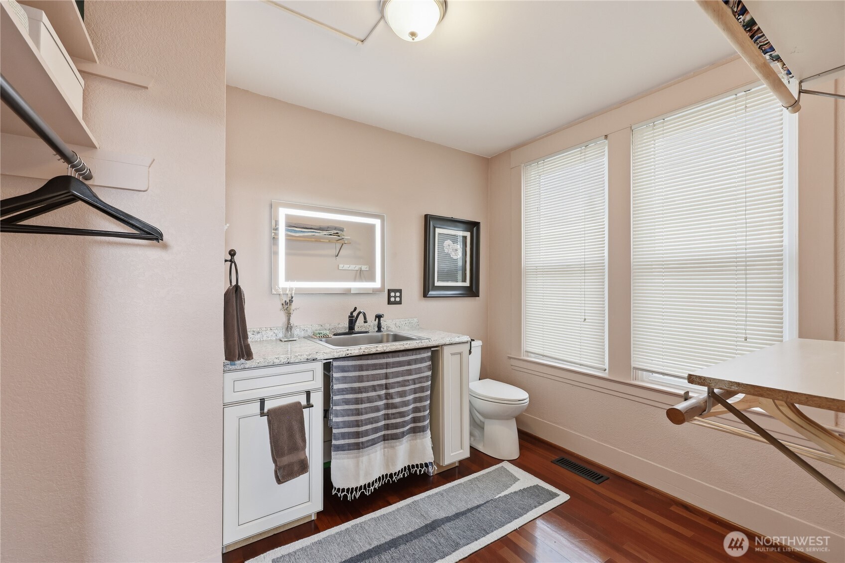 2004 E 15th Street Bremerton WA 98310