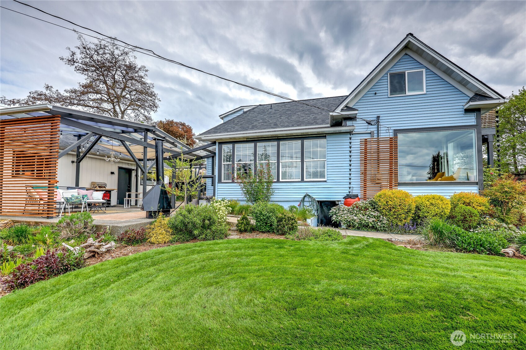 2004 E 15th Street Bremerton WA 98310