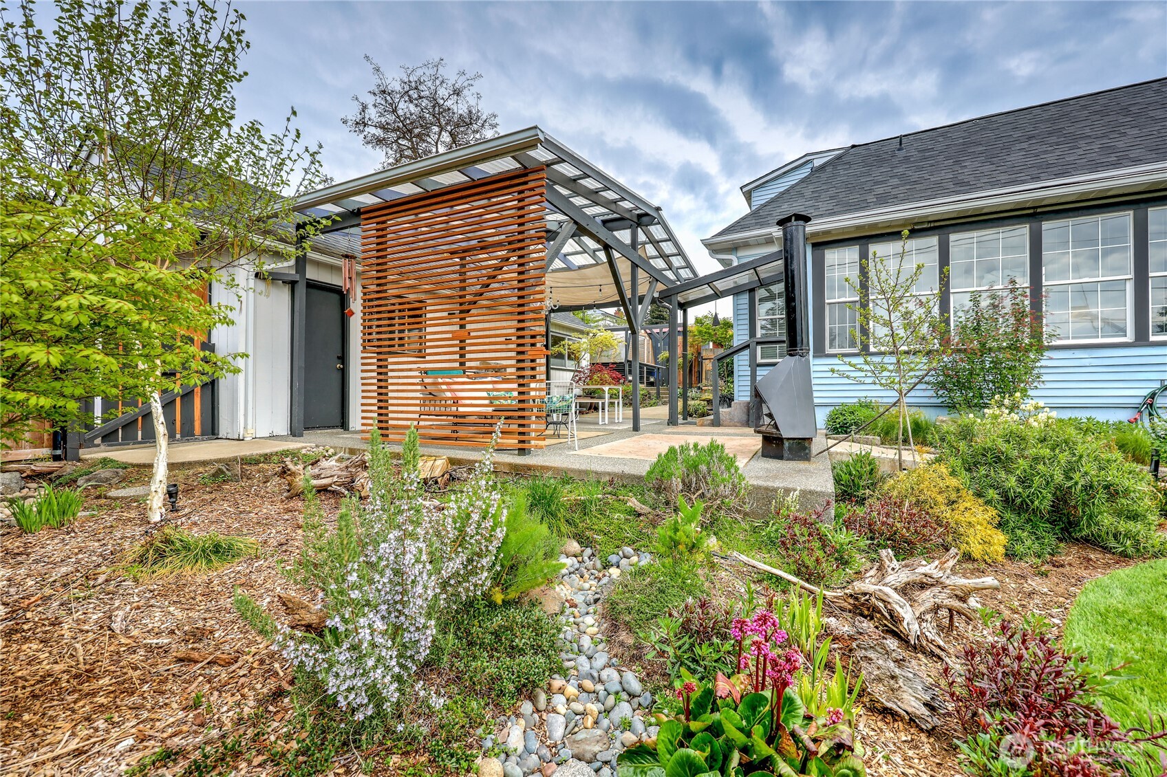 2004 E 15th Street Bremerton WA 98310