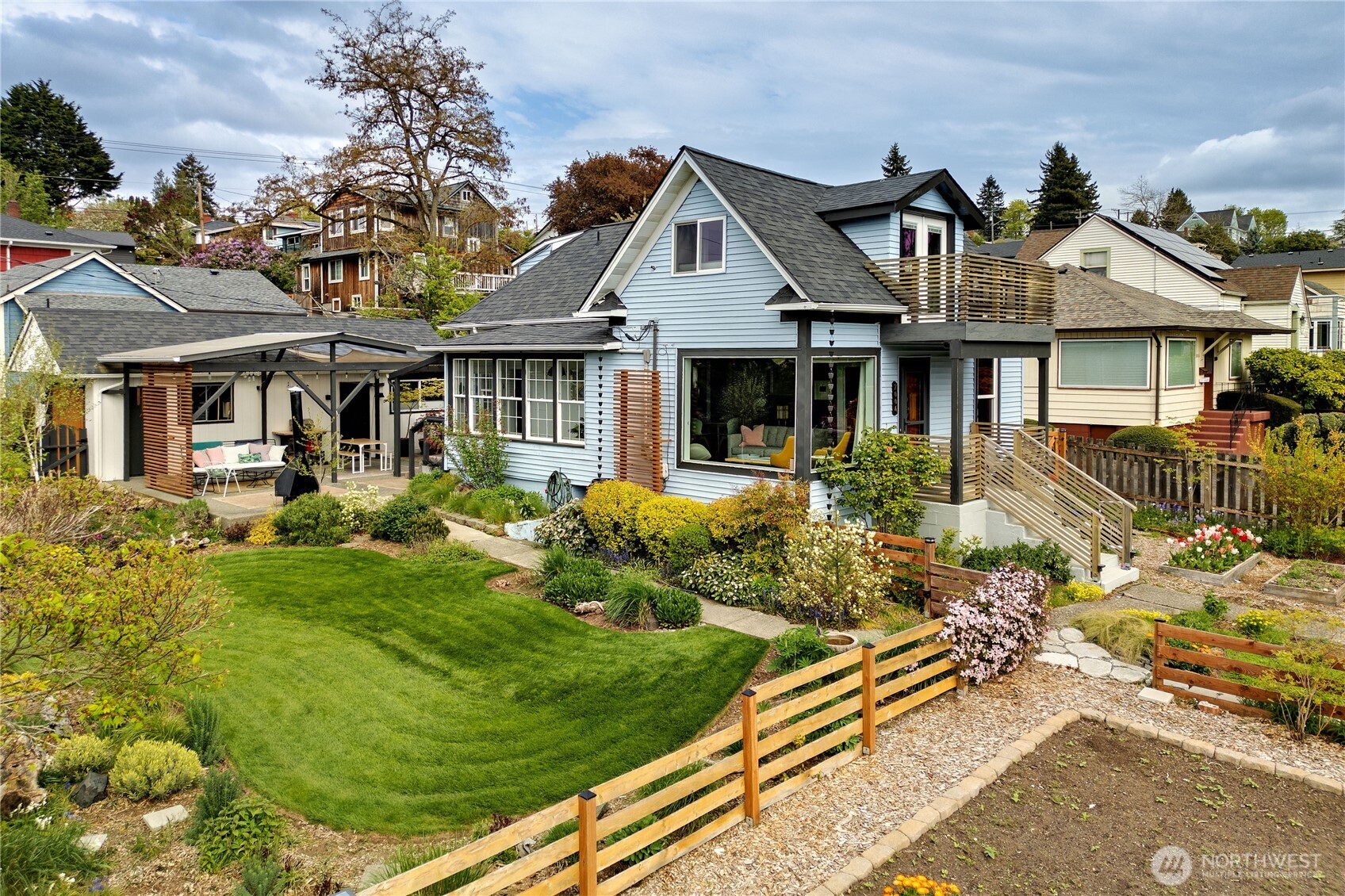 2004 E 15th Street Bremerton WA 98310