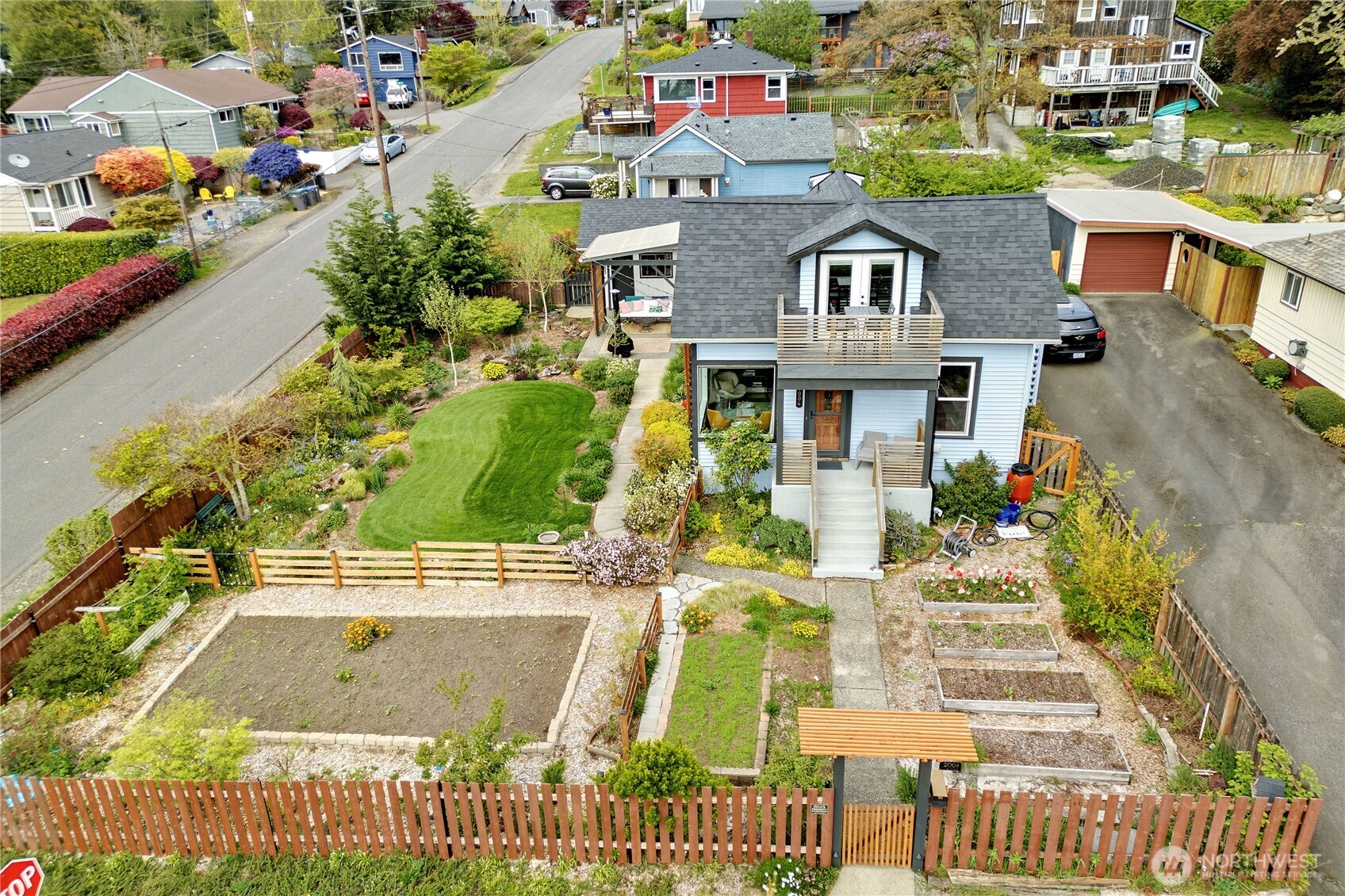 2004 E 15th Street Bremerton WA 98310