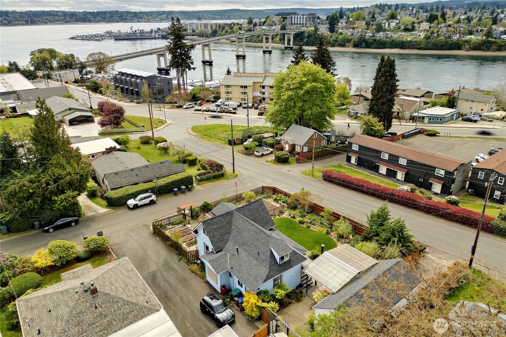 2004 E 15th Street Bremerton WA 98310