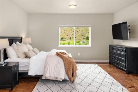 24 Mackenzie Way Chelan WA 98816