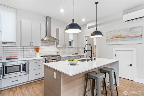 1772 Alki Avenue SW Seattle WA 98116