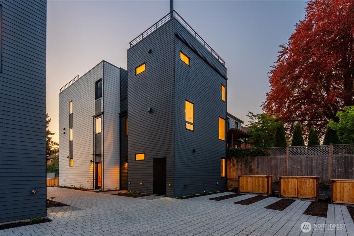4122 Burke Avenue N Seattle WA 98103