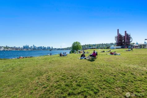 4122 Burke Avenue N Seattle WA 98103