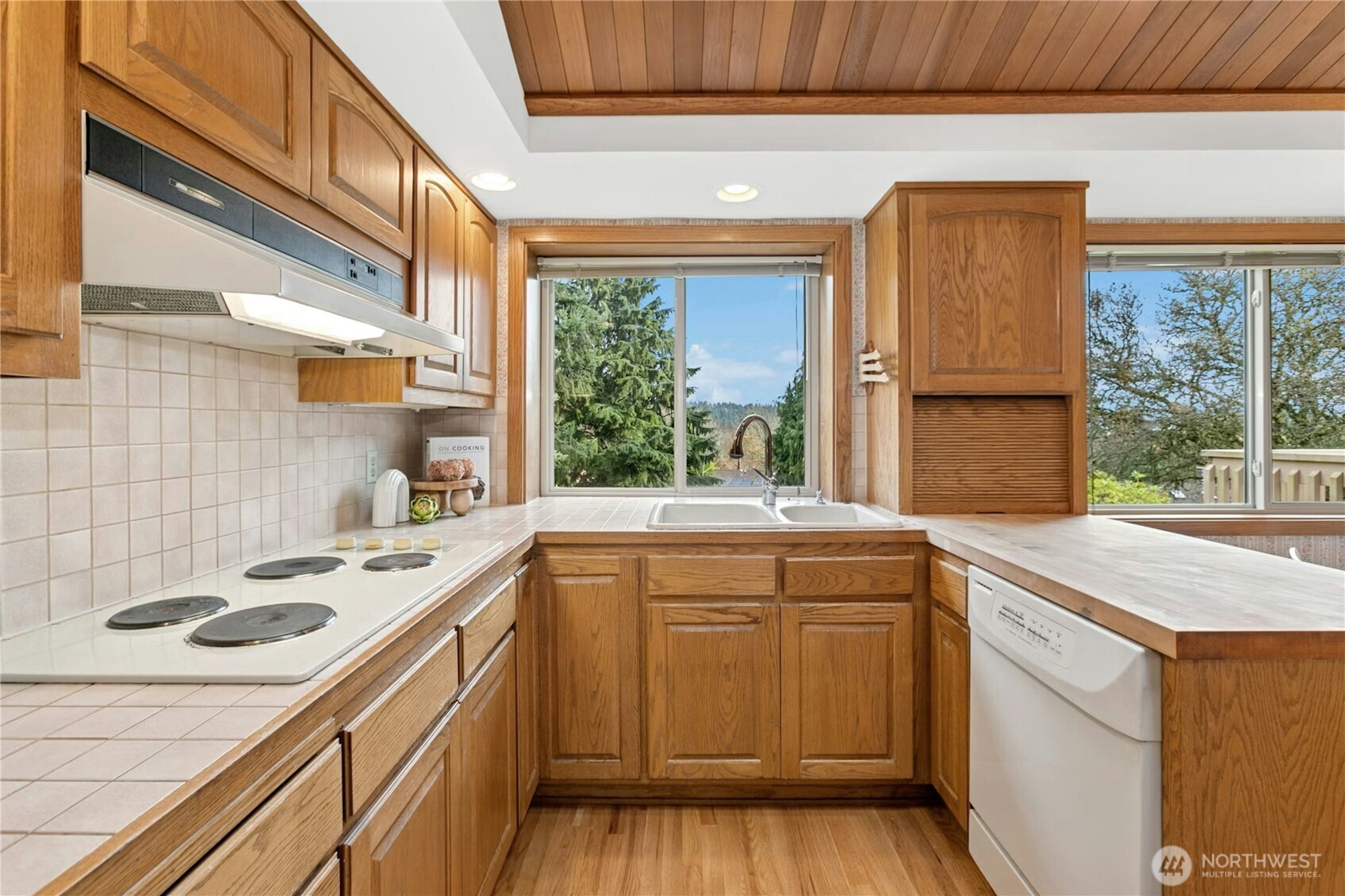 16730 32nd Place NE Lake Forest Park WA 98155