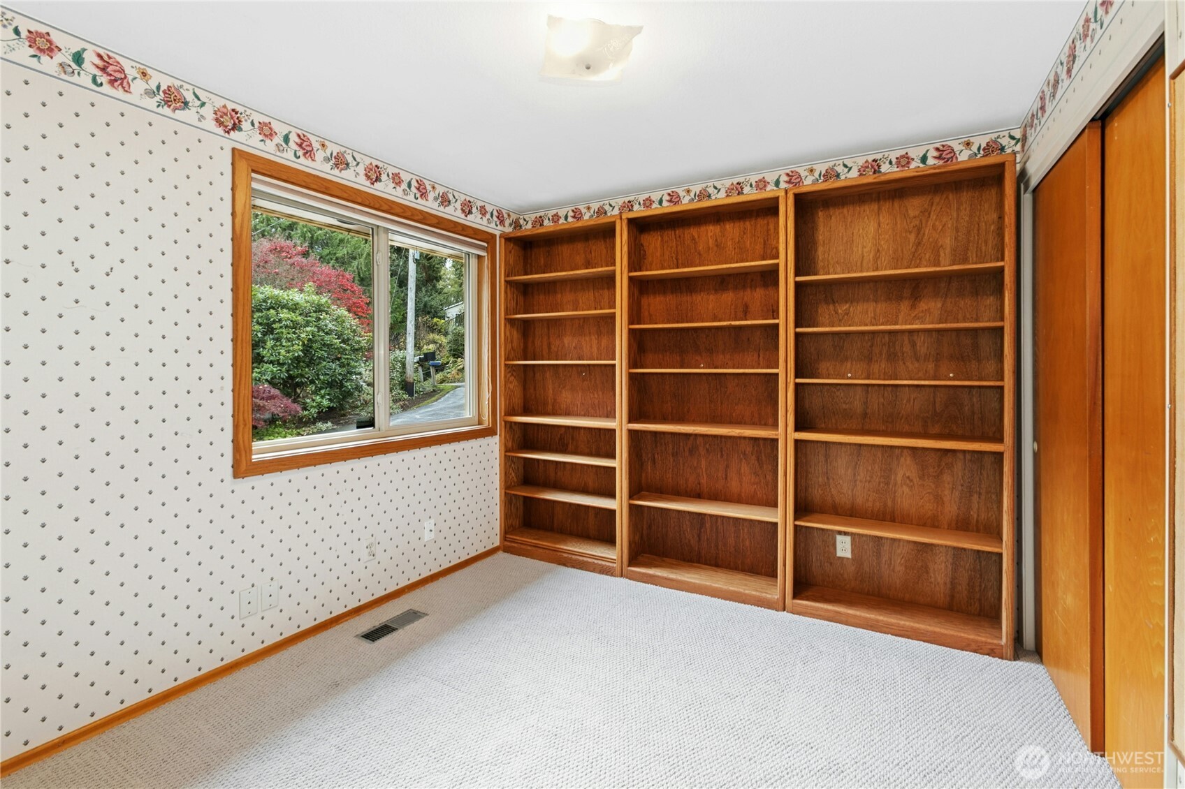 16730 32nd Place NE Lake Forest Park WA 98155