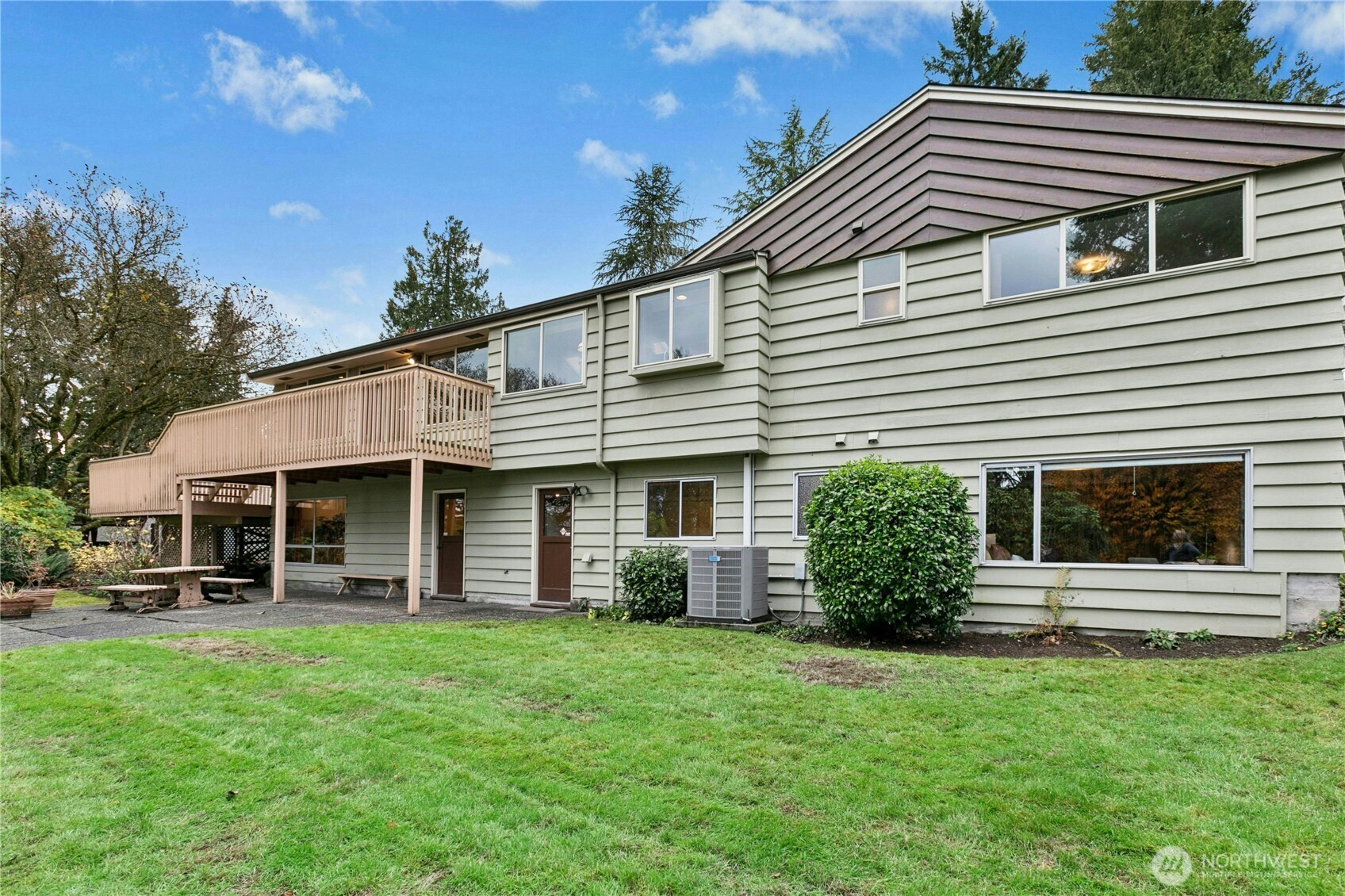 16730 32nd Place NE Lake Forest Park WA 98155