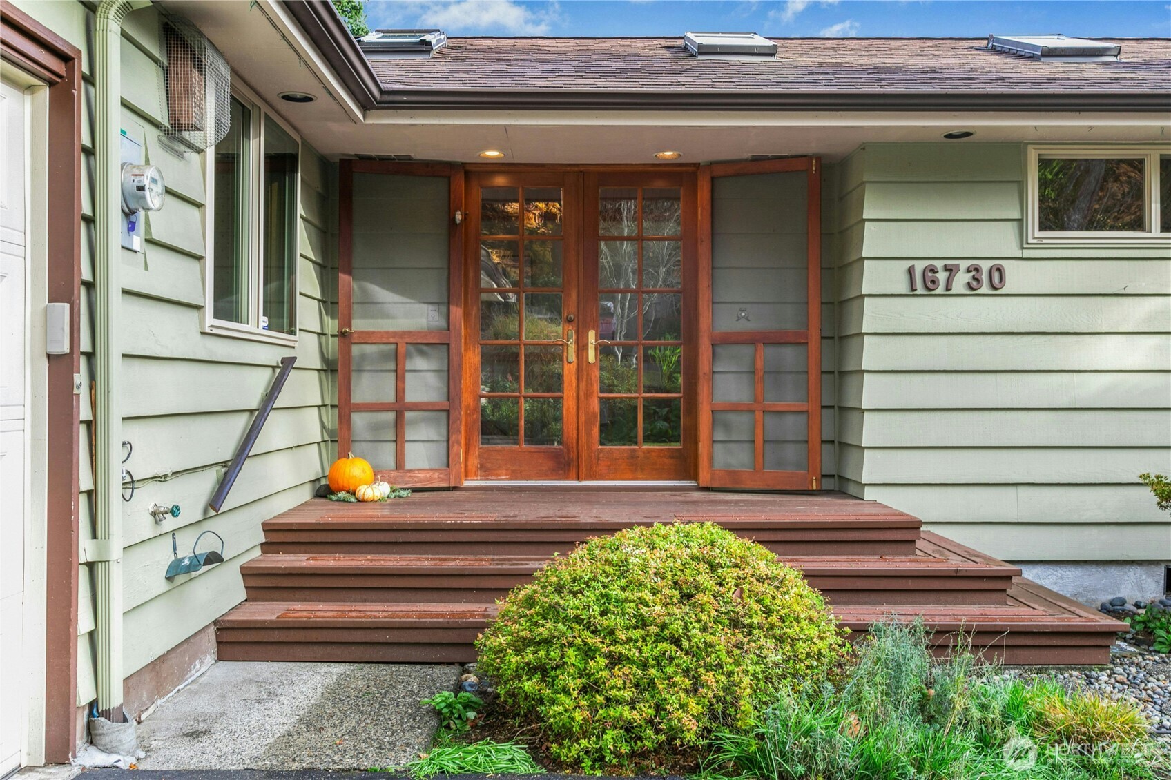 16730 32nd Place NE Lake Forest Park WA 98155