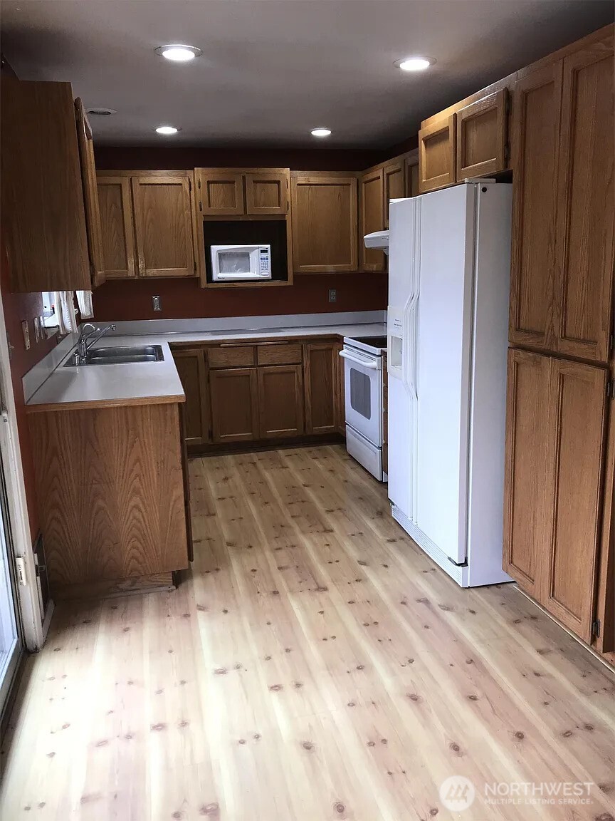 23504 58th Avenue W Mountlake Terrace WA 98043