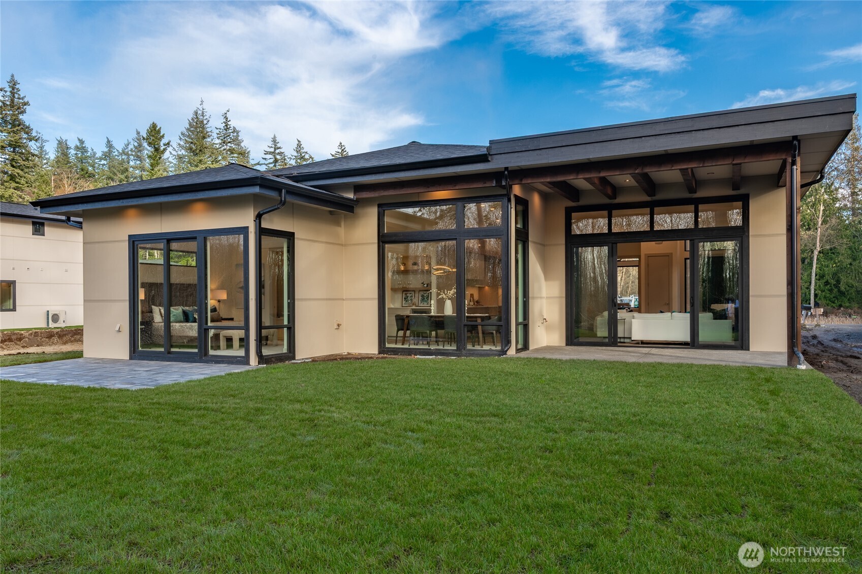 5695 Lux Lane Blaine WA 98230