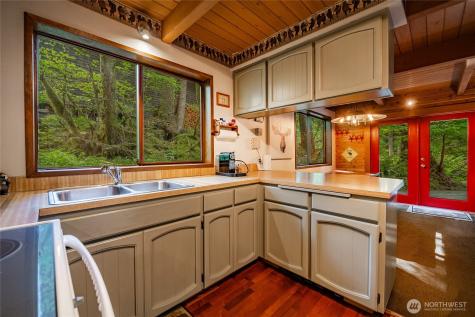 7082 Olympus Way Glacier WA 98244