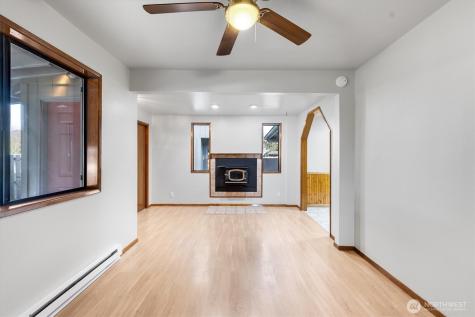 3004 Oak Street Longview WA 98632