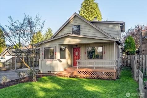 3004 Oak Street Longview WA 98632