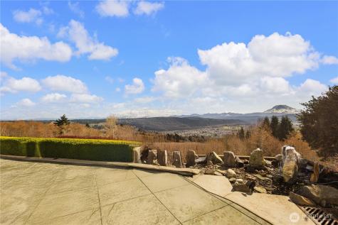 15423 136th Avenue E Puyallup WA 98374