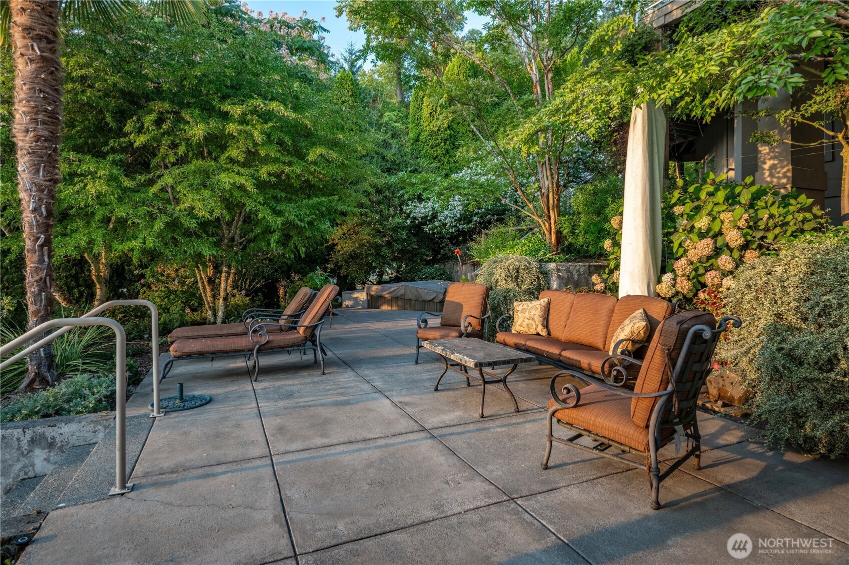 7439 W Mercer Way Mercer Island WA 98040