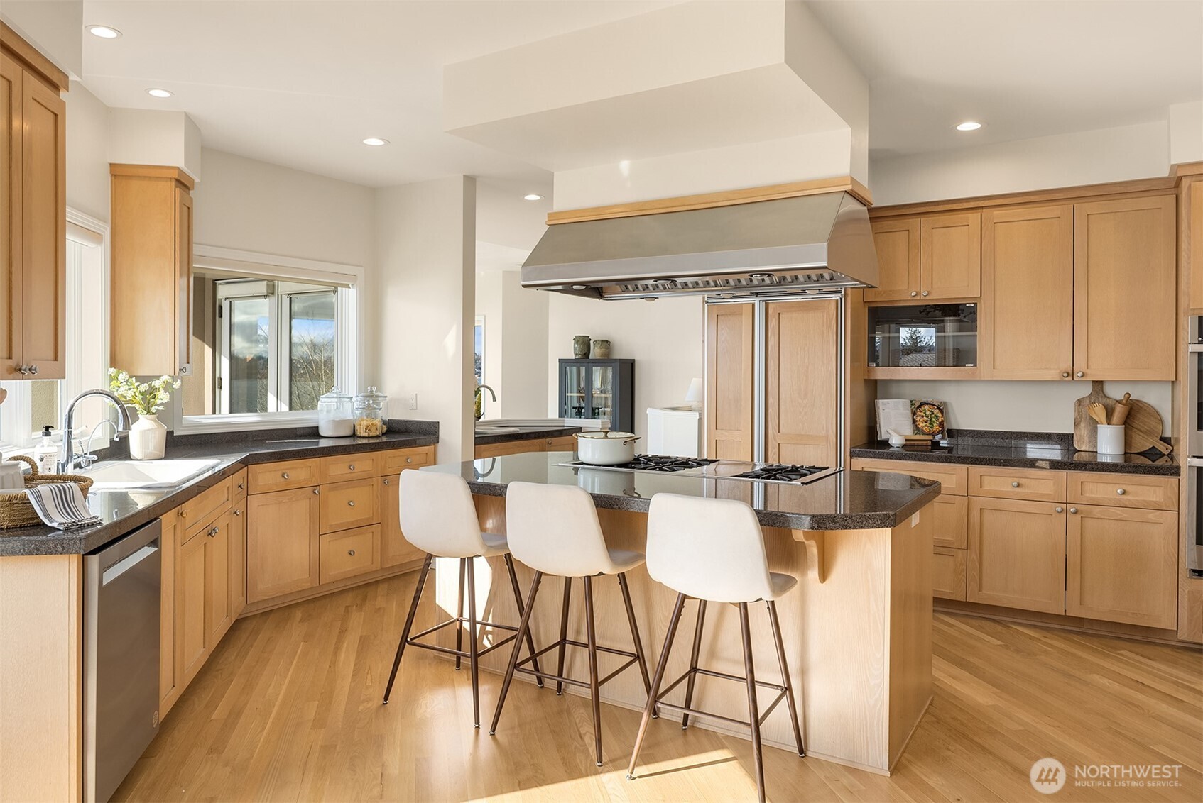 7439 W Mercer Way Mercer Island WA 98040