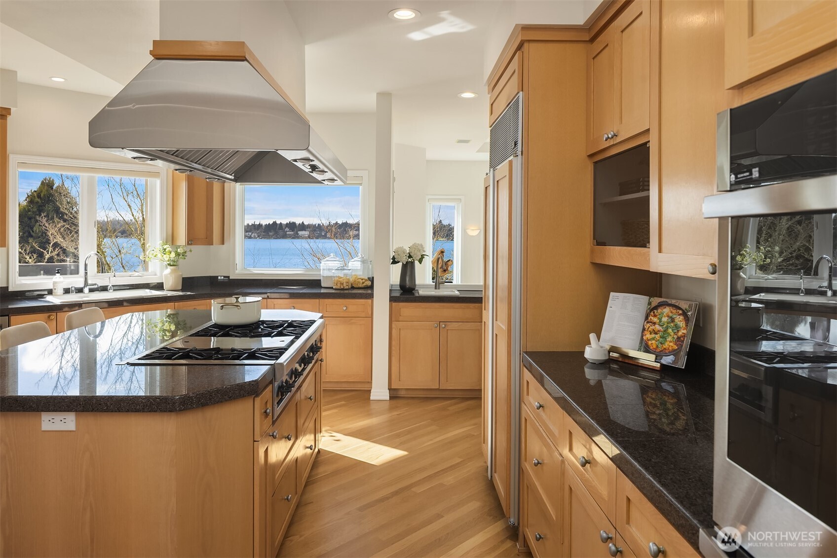 7439 W Mercer Way Mercer Island WA 98040