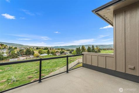 854 Autumn Crest Drive Wenatchee WA 98801