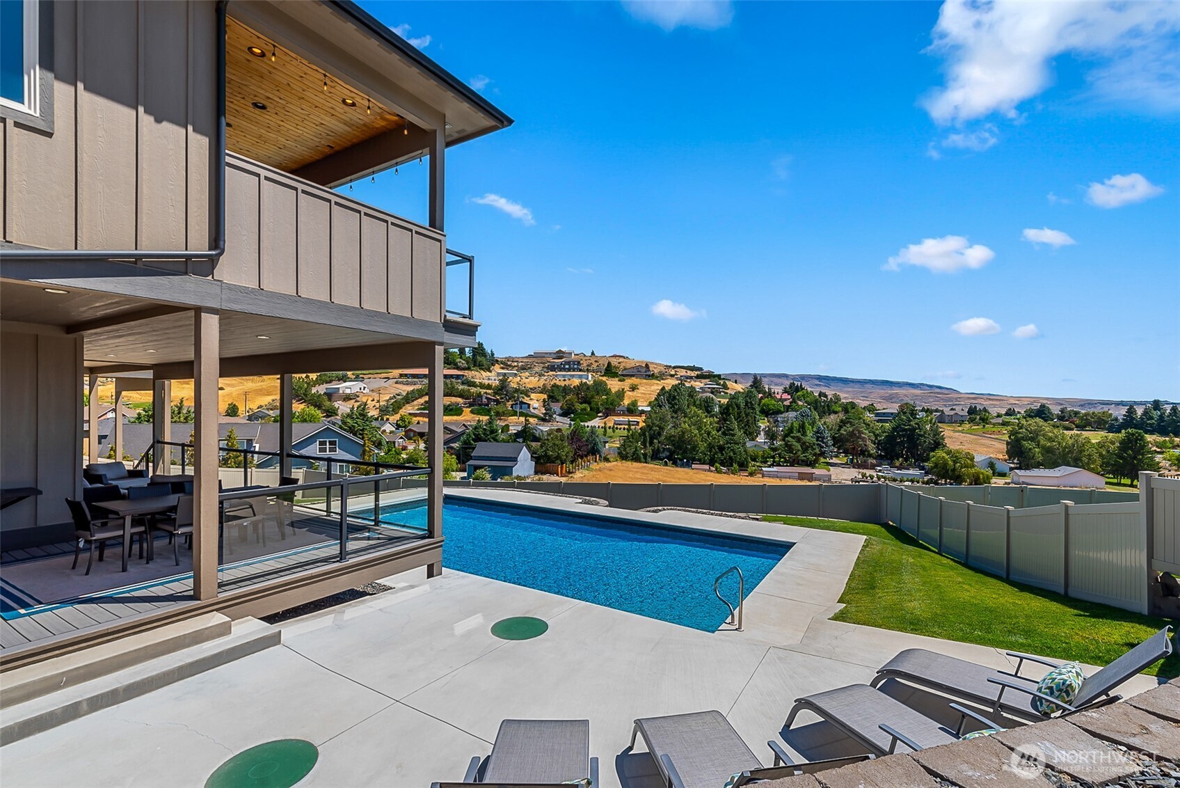 854 Autumn Crest Drive Wenatchee WA 98801