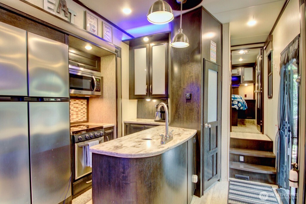 10 Riverside Drive Deming WA 98244