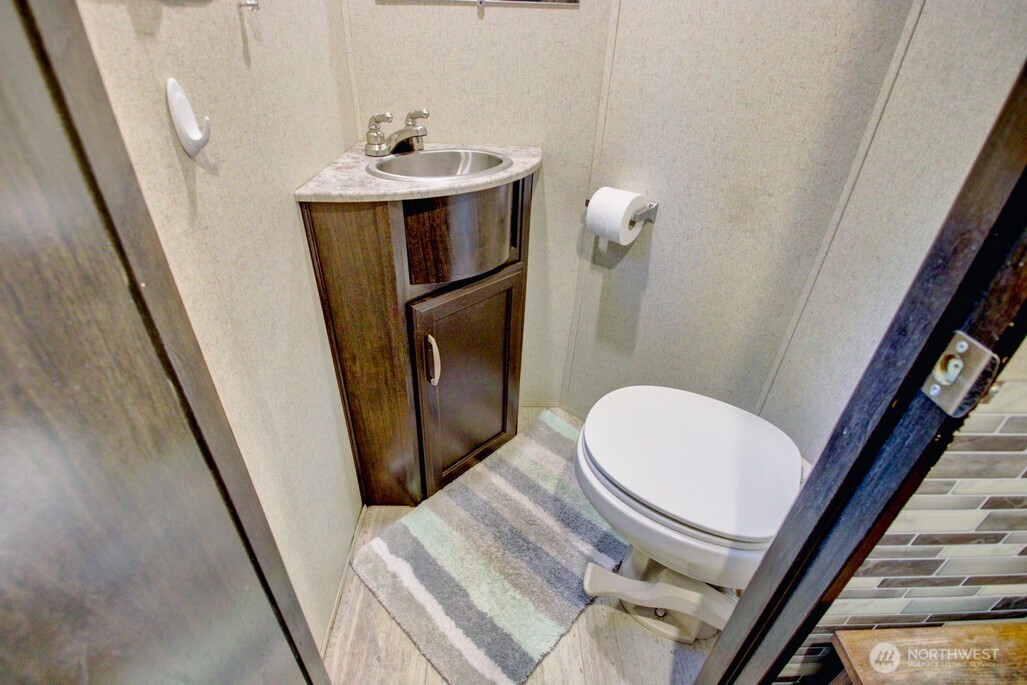 10 Riverside Drive Deming WA 98244