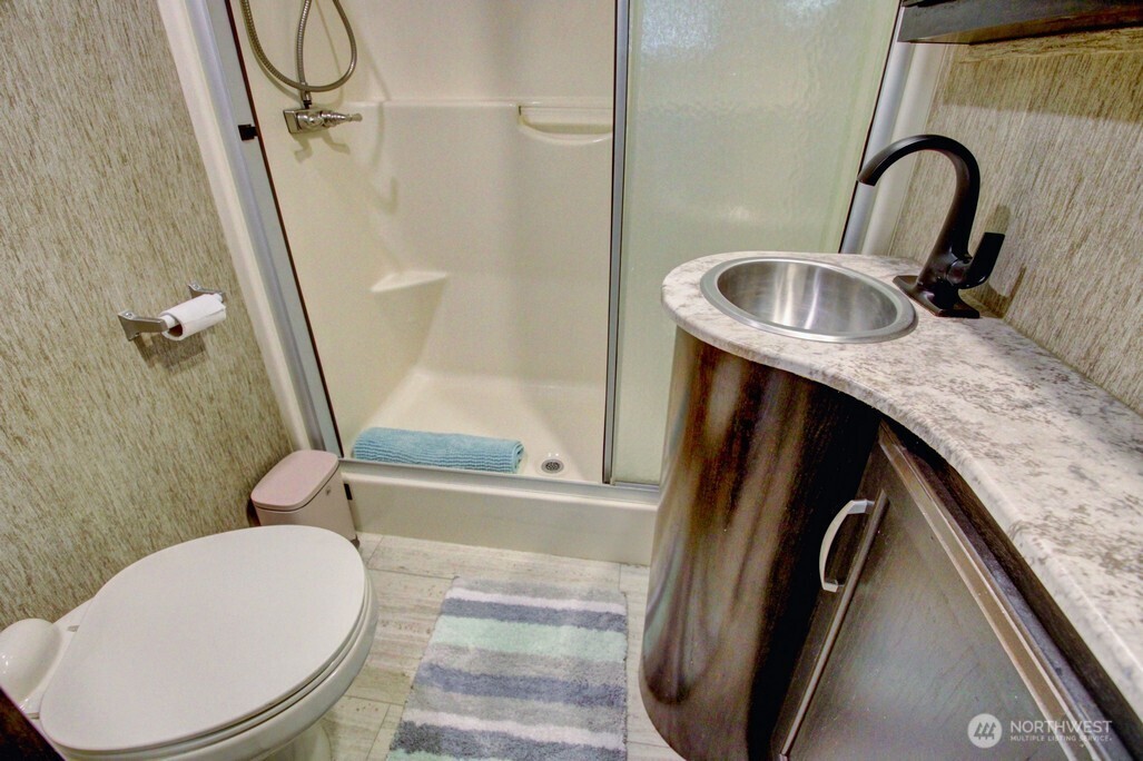 10 Riverside Drive Deming WA 98244