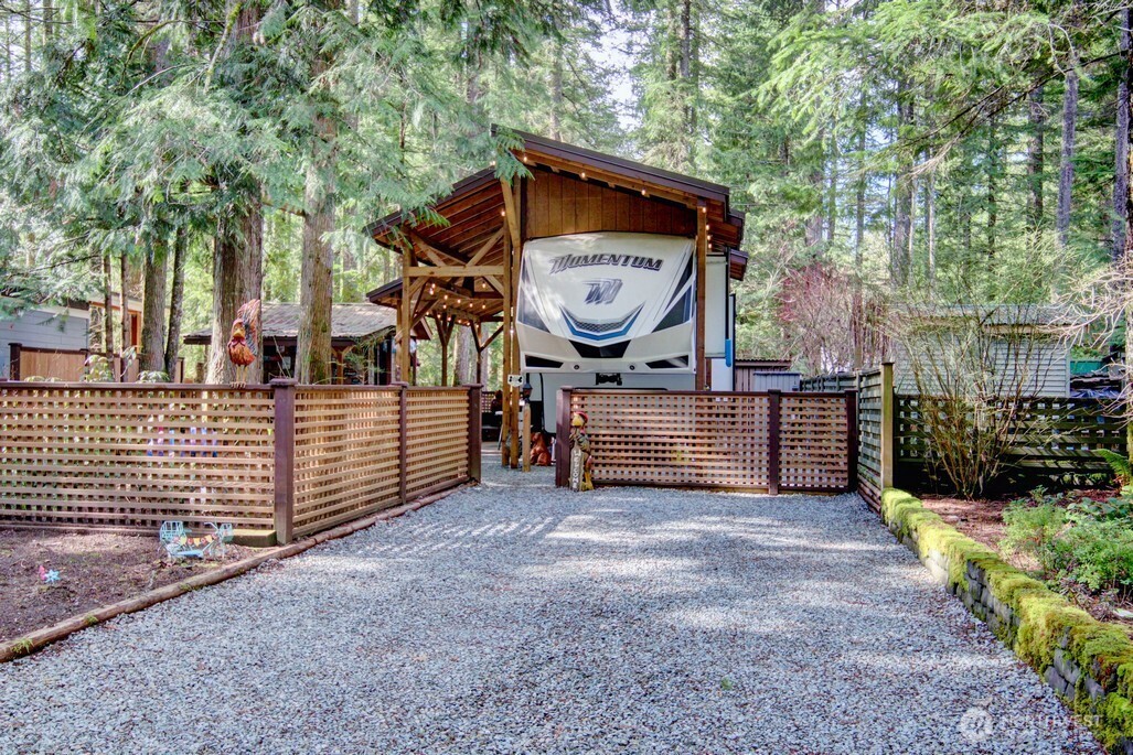 10 Riverside Drive Deming WA 98244