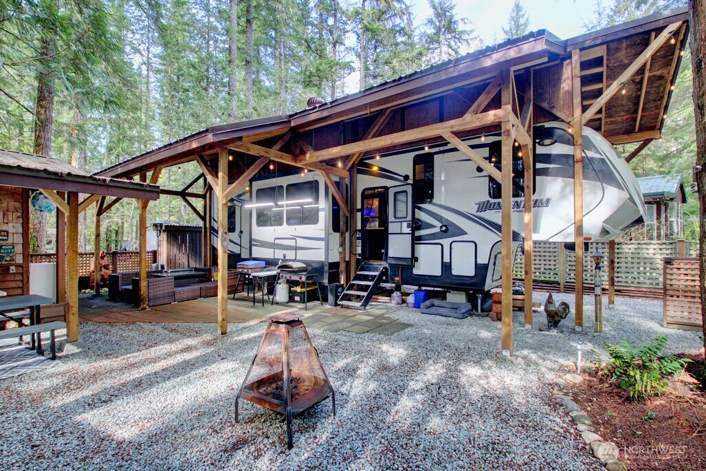 10 Riverside Drive Deming WA 98244