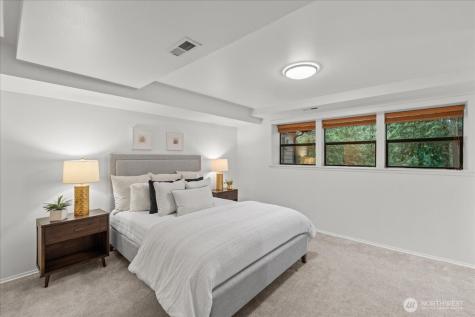 14702 255th Avenue SE Issaquah WA 98027