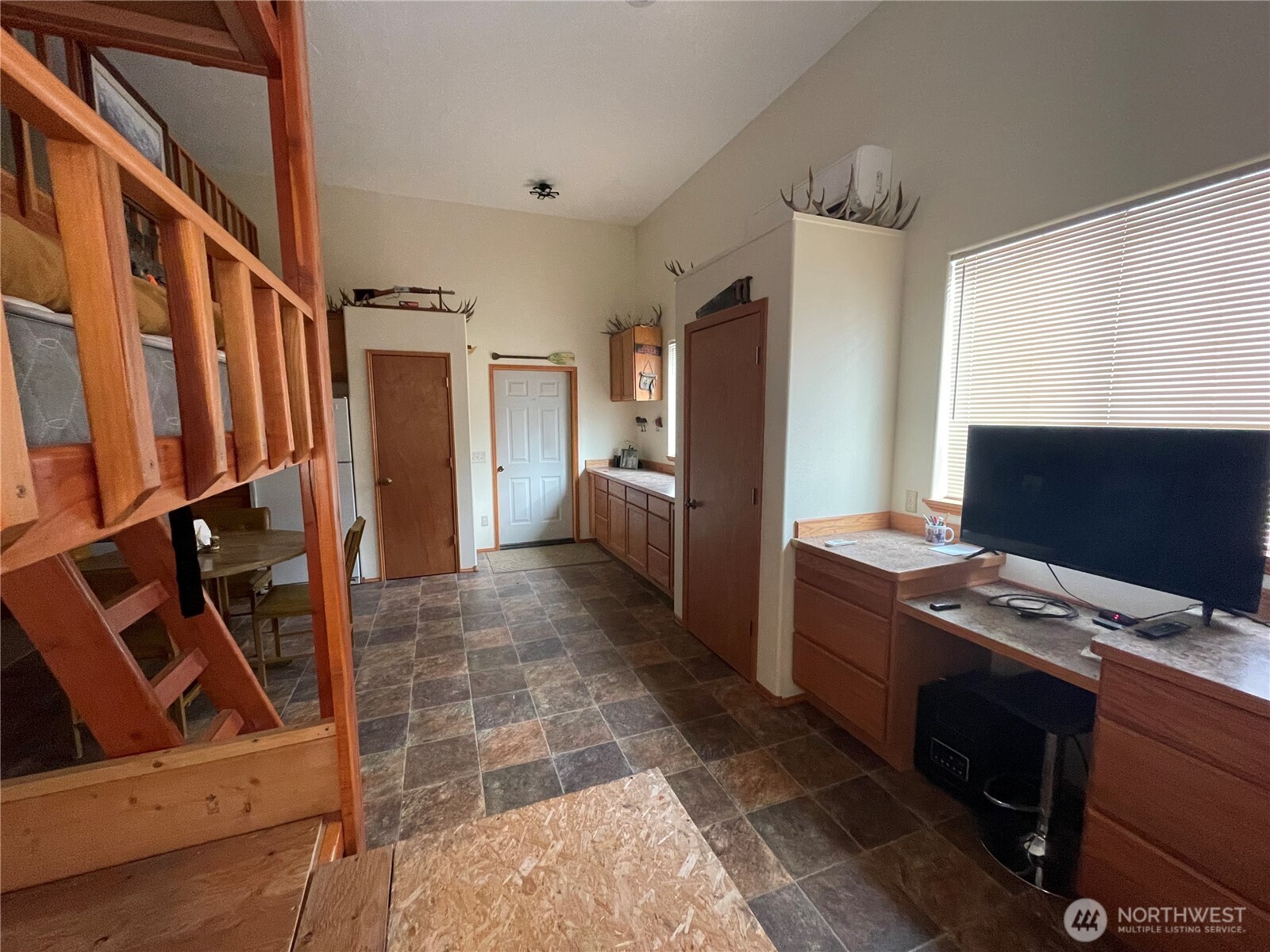 37855 Skyview Court N Creston WA 99147