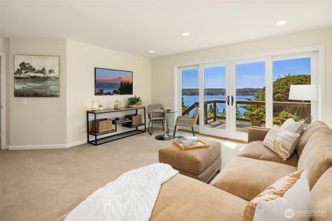 7447 W Mercer Way Mercer Island WA 98040